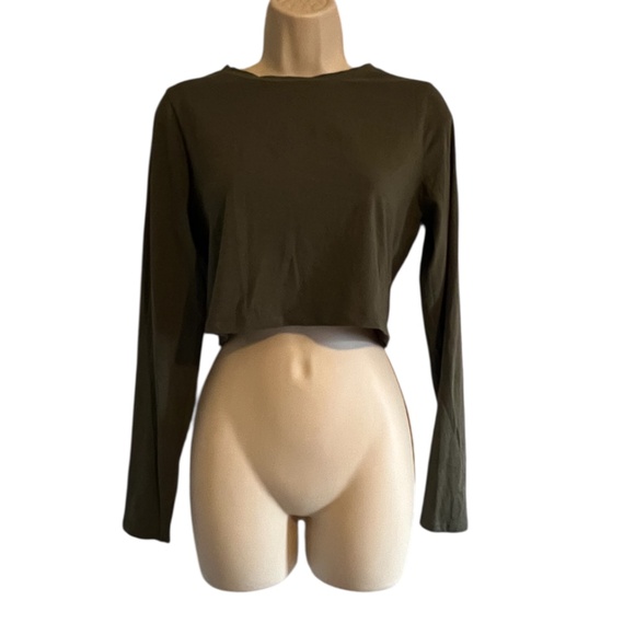 Fashion Nova Tops - Fashion Nova Crop Top